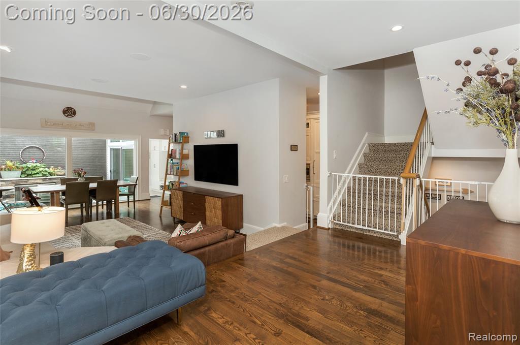 366 W Brown Street - Photo 5