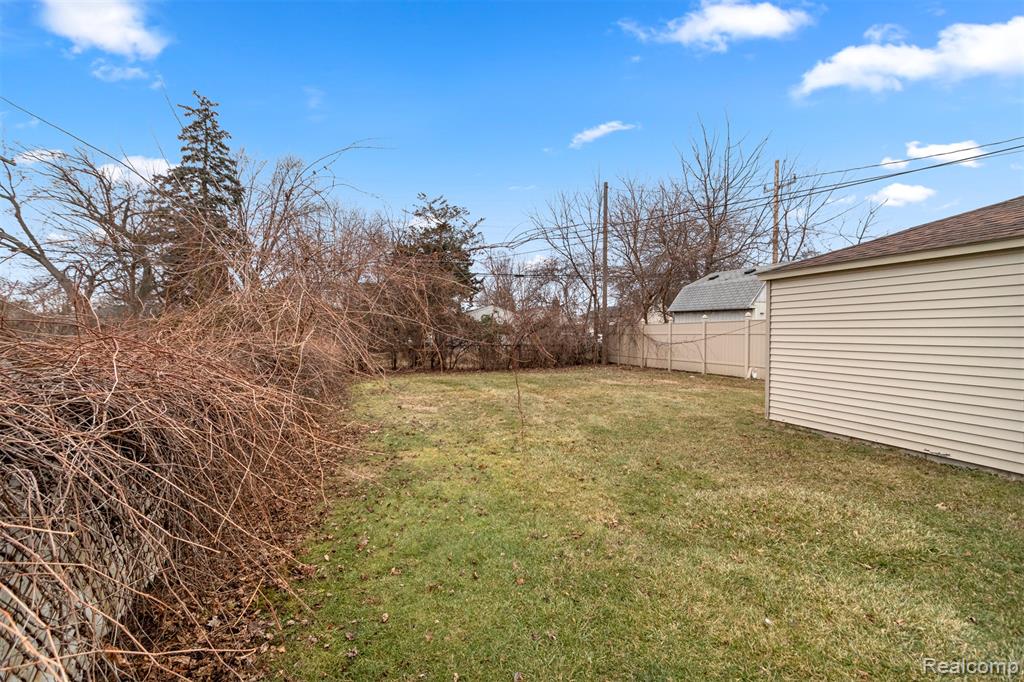 5939 Robindale Avenue, Dearborn Heights, MI 48127 — Photo 22