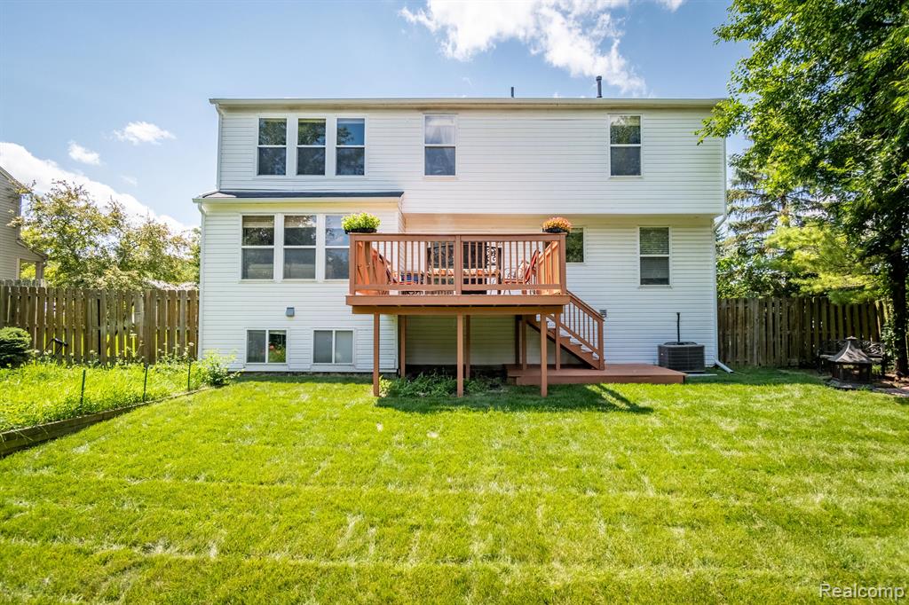 6035 MAPLEVIEW Lane, Ypsilanti, MI 48197 — Photo 2