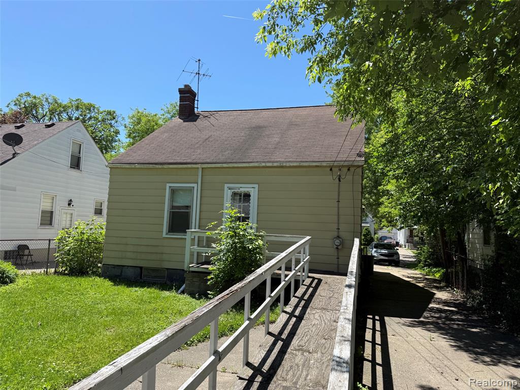 20221 Kenosha Street, Harper Woods, MI 48225 — Photo 4