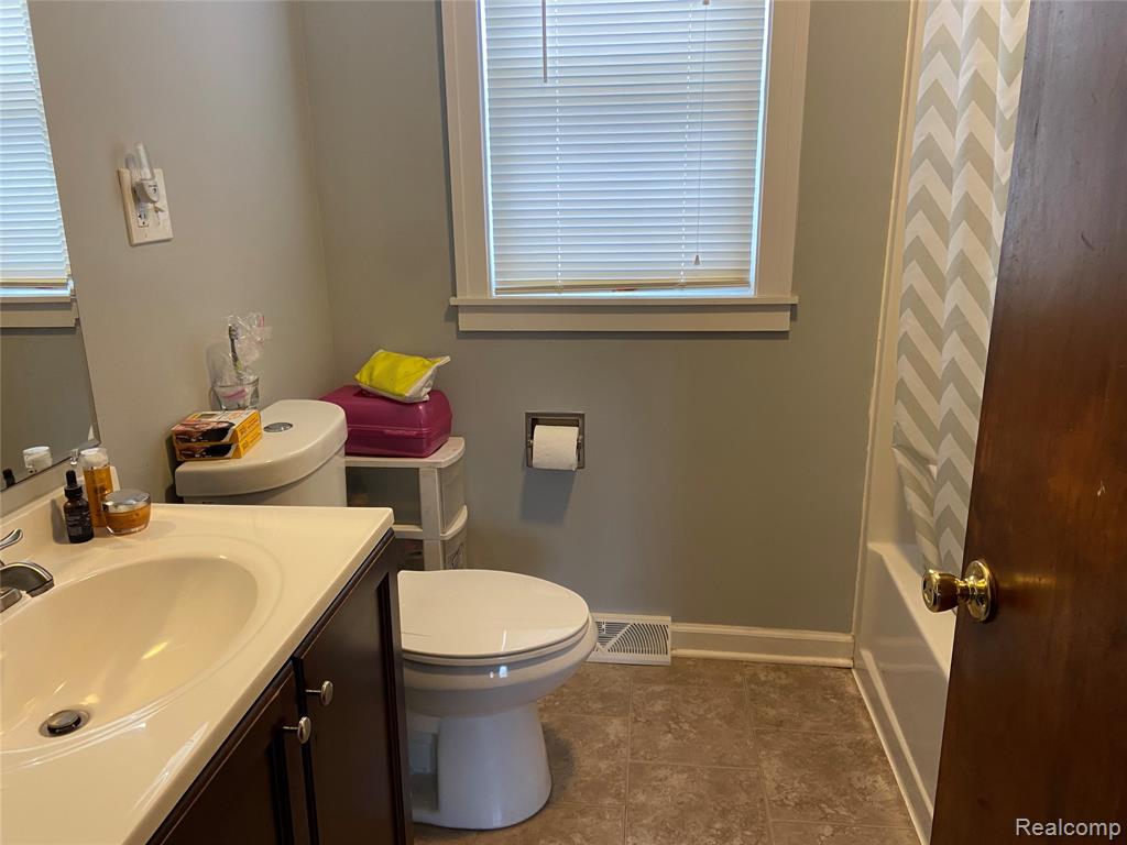417 Cameron Avenue, Pontiac, MI 48342 — Photo 6