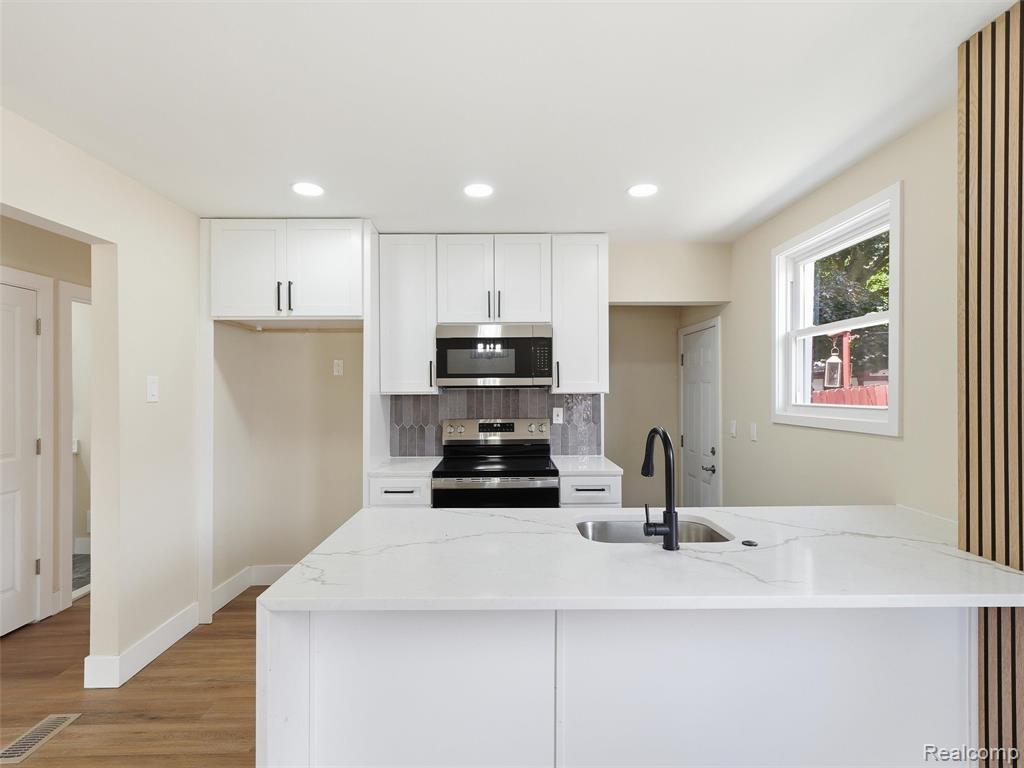 16835 Lesure Street, Detroit, MI 48235 — Photo 11