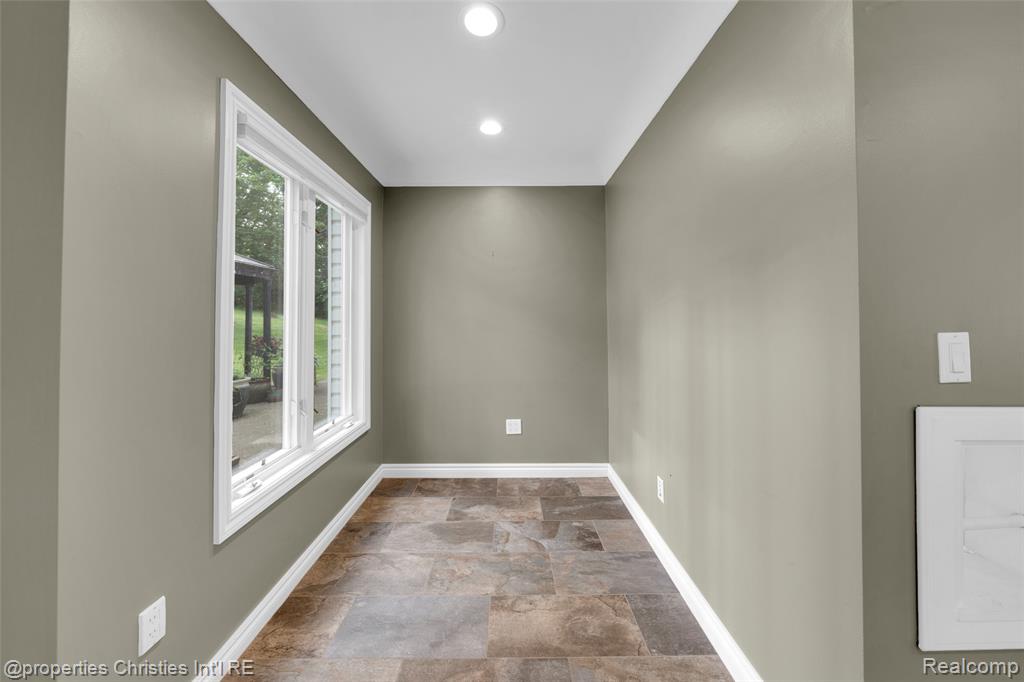 6663 Bloomfield Lane, West Bloomfield, MI — Photo 20