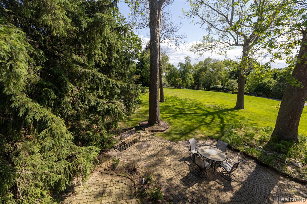 6084 Upper Straits Boulevard, West Bloomfield, MI 48324 — Photo 12