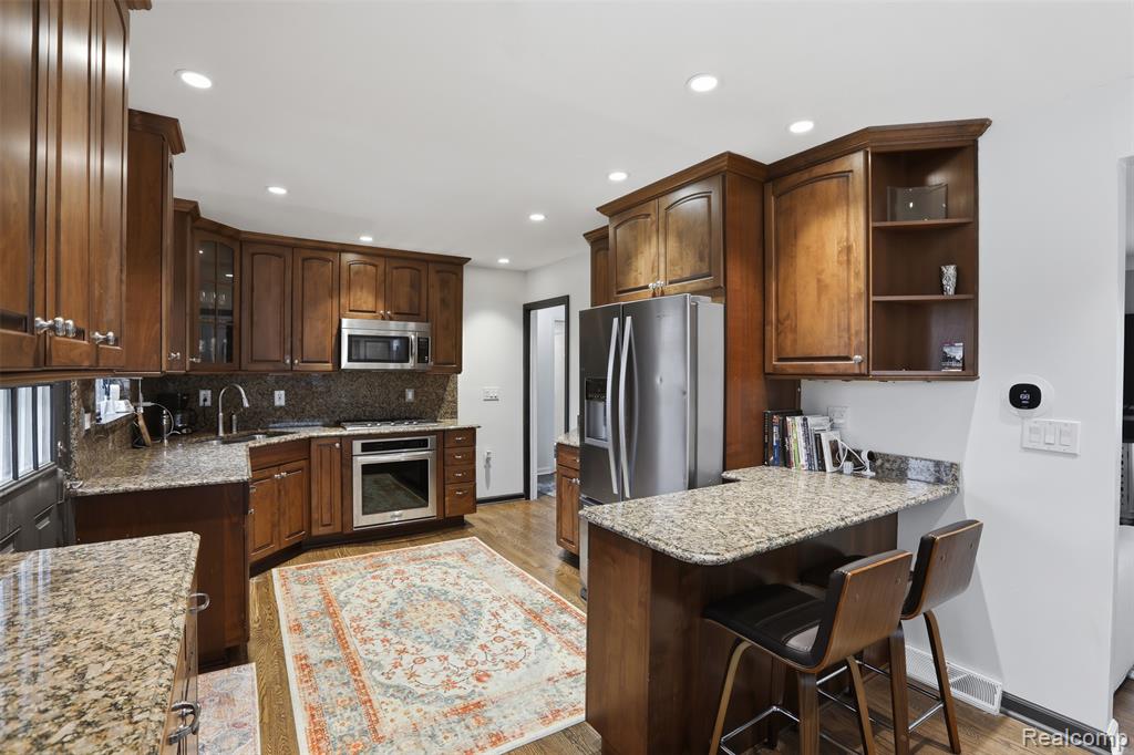 10814 Elgin Avenue, Huntington Woods, MI — Photo 11