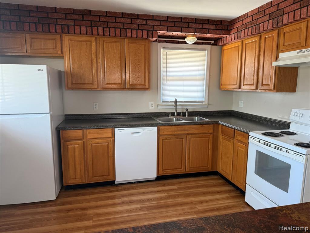 18530 Matthews Street, Riverview, MI 48193 — Photo 2