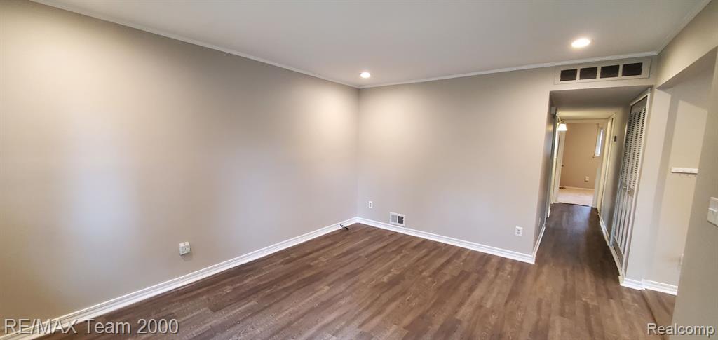 5397 JACKSON Street, Dearborn Heights, MI 48125 — Photo 3