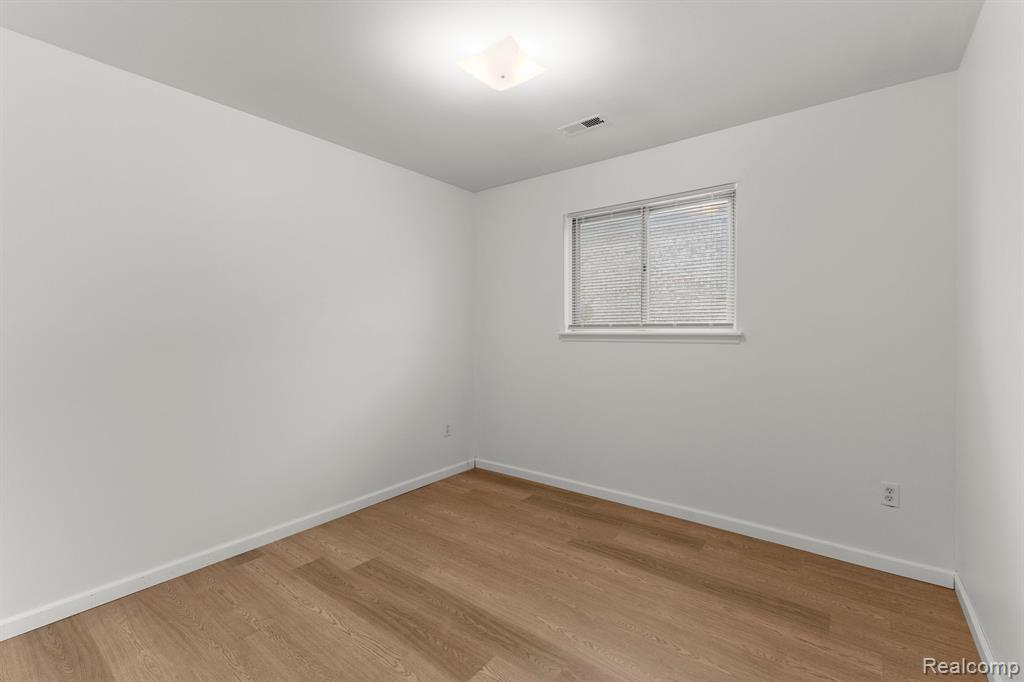 4921 GERTRUDE Street, Dearborn Heights, MI 48125 — Photo 17