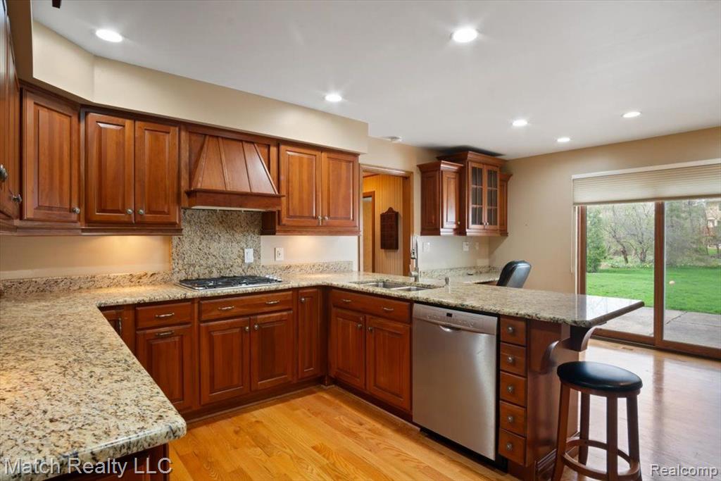 589 KINGSLEY Trail, Bloomfield Hills, MI 48304 — Photo 13