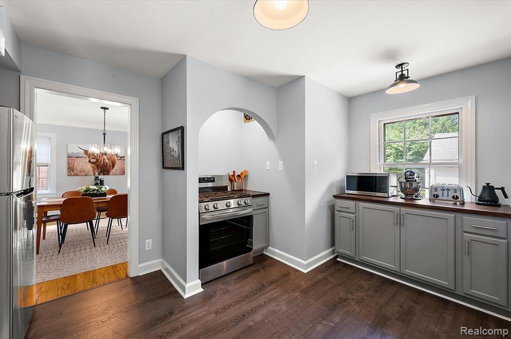 910 W Oakridge Street, Ferndale, MI 48220 — Photo 21