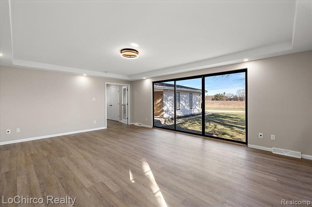 8603 N OWOSSO Road, Fowlerville, MI 48836 — Photo 19