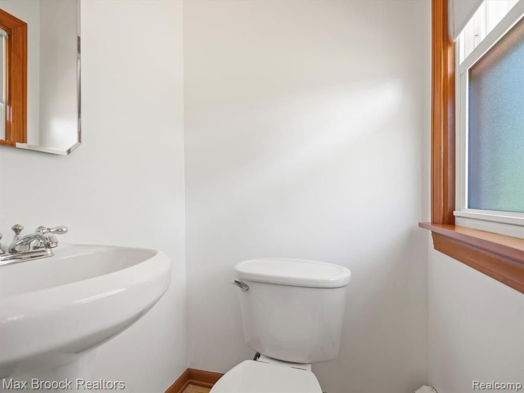 42300 Schoolcraft Road, Plymouth, MI 48170 — Photo 15