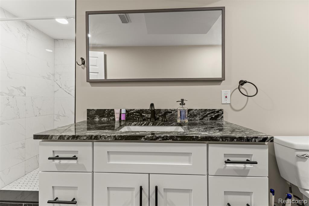 7312 Colonial Street, Dearborn Heights, MI 48127 — Photo 31