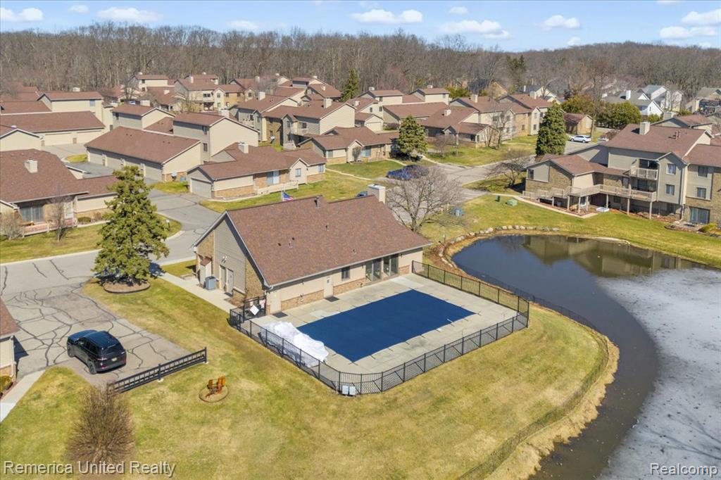 7968 Lawrence, West Bloomfield, MI — Photo 43