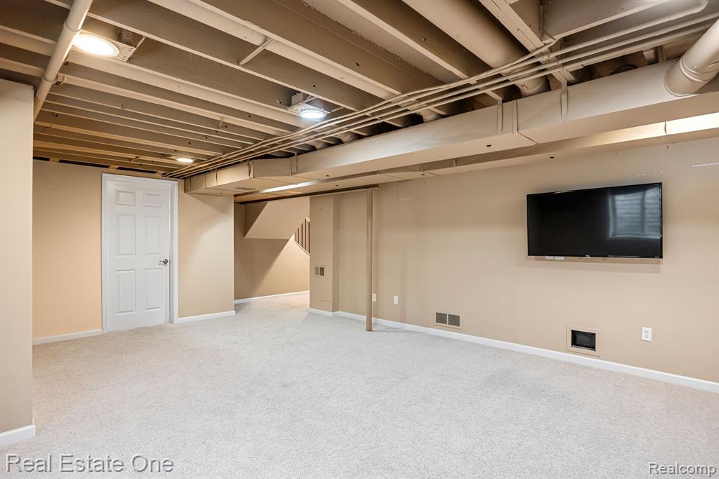 7737 TURRILLIUM Lane, Waterford, MI 48327 — Photo 29