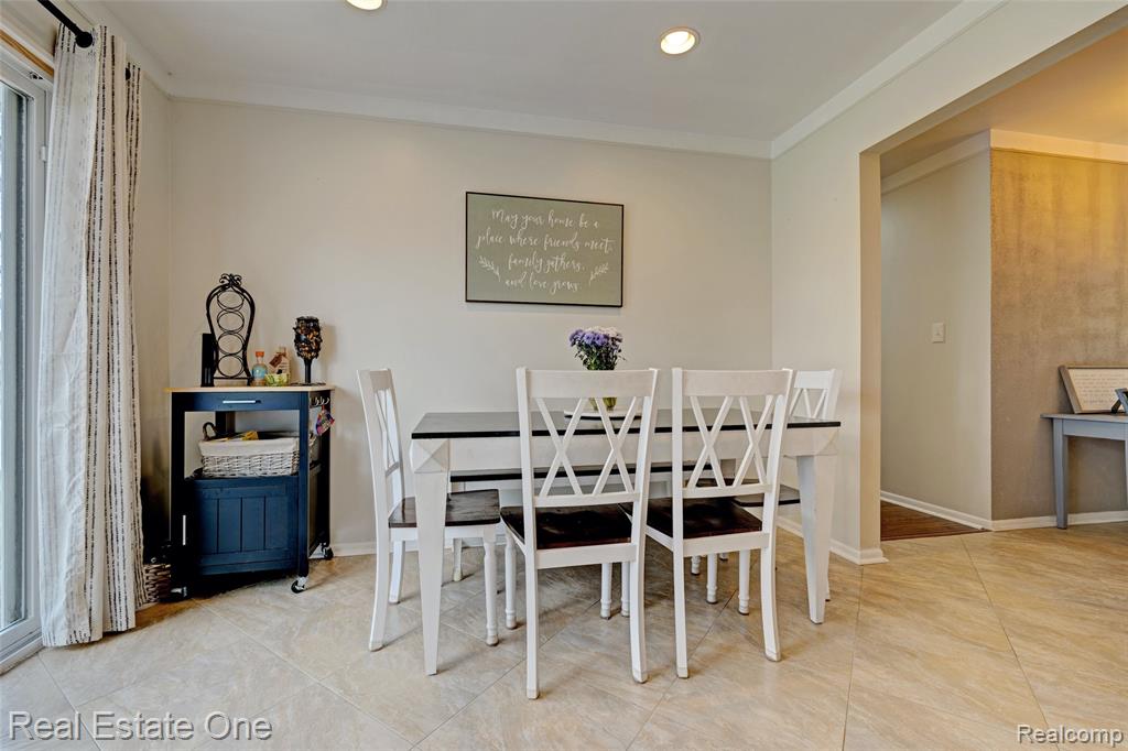 327 Coats Road, Lake Orion, MI 48362 — Photo 17