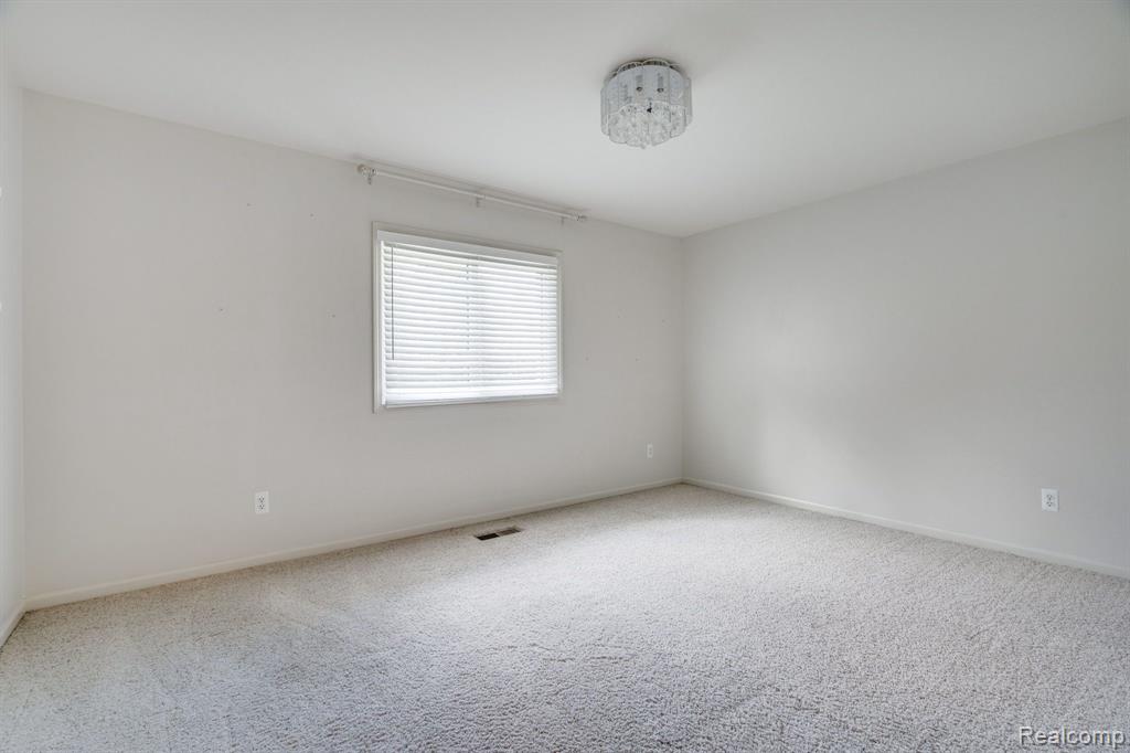 49301 Clinton Terrace Drive, Macomb, MI 48044 — Photo 26