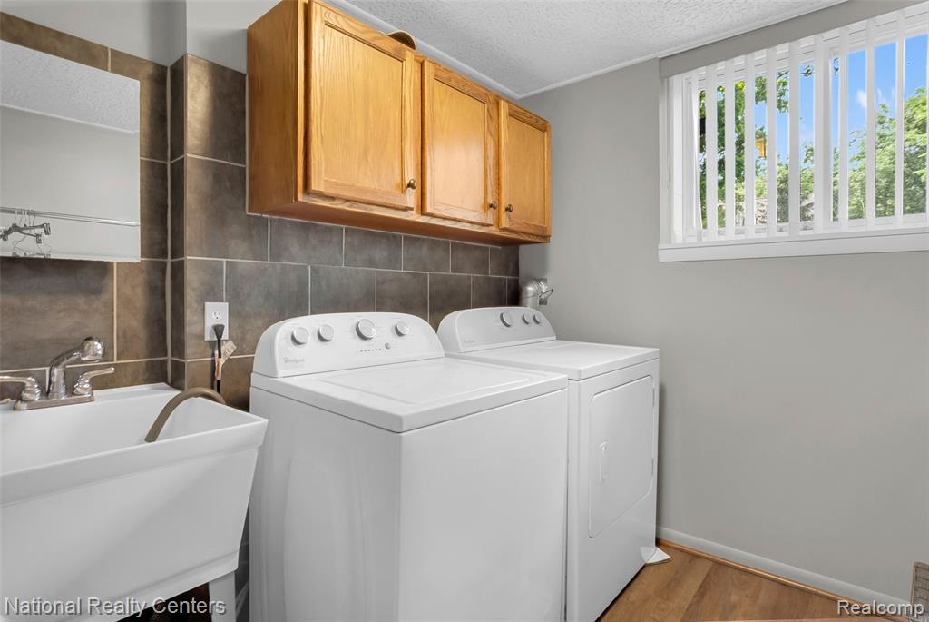 1521 Thread Valley, Holly, MI 48442 — Photo 39