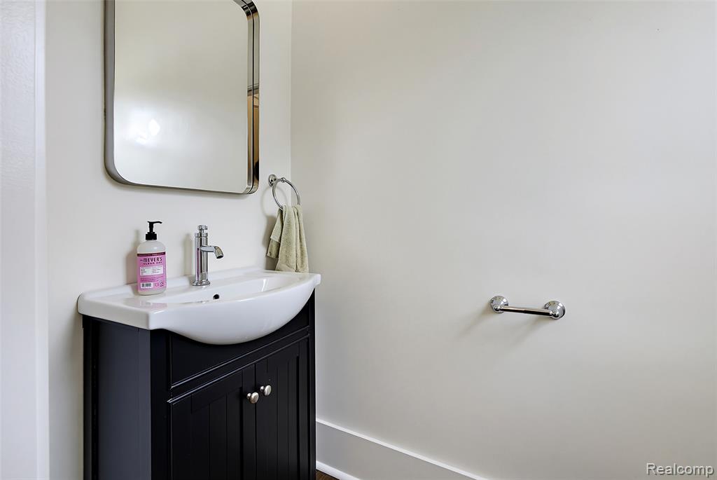 2476 Beals Street, Detroit, MI 48214 — Photo 26