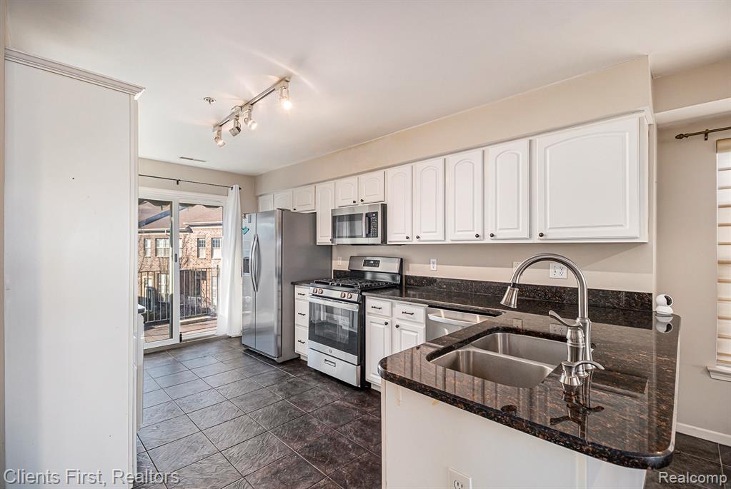 4215 Schaefer Road, Dearborn, MI 48126 — Photo 11