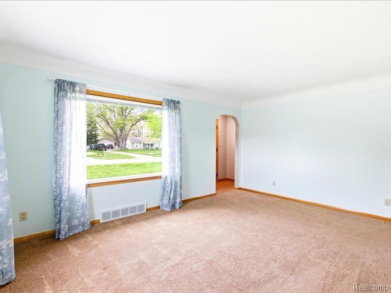 87 Connecticut Avenue, Marysville, MI 48040 — Photo 9