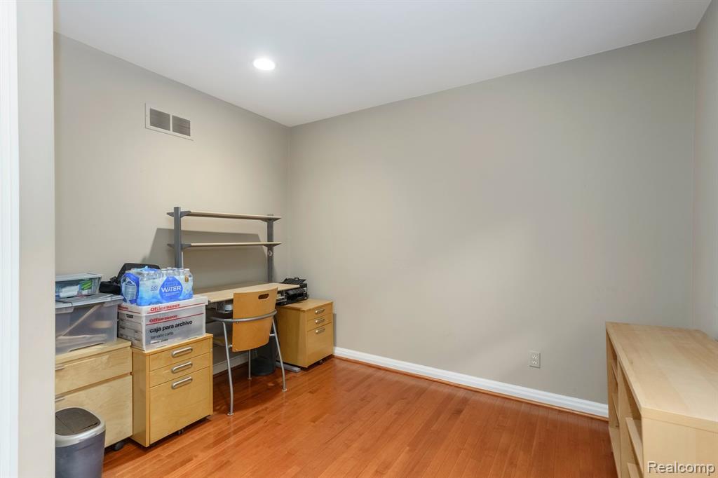 775 Lyle Drive, Waterford, MI 48327 — Photo 32