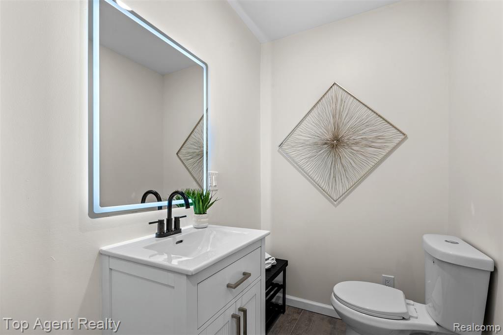 784 Barrington Road, Grosse Pointe Park, MI 48230 — Photo 20