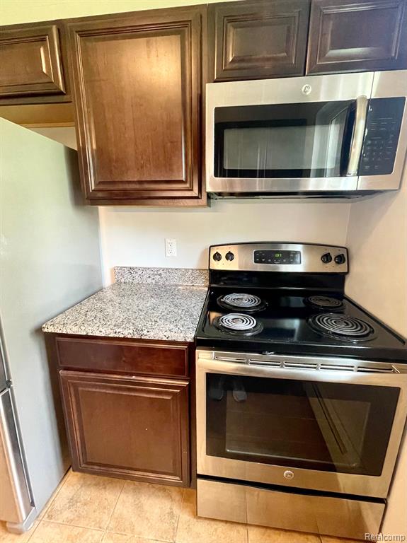 525 FAIRBROOK, 29, Northville, MI 48167 — Photo 15