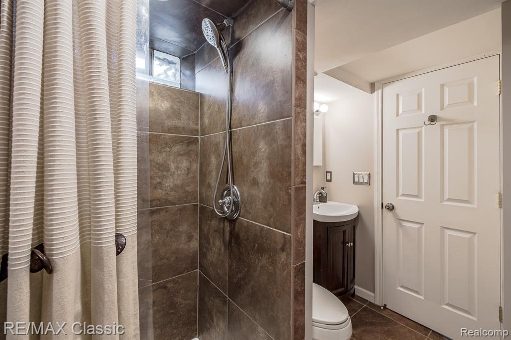 4422 Rosewold Avenue, Royal Oak, MI 48073 — Photo 24