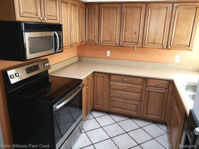 5615 JOHN R Road, Troy, MI 48085 — Photo 12