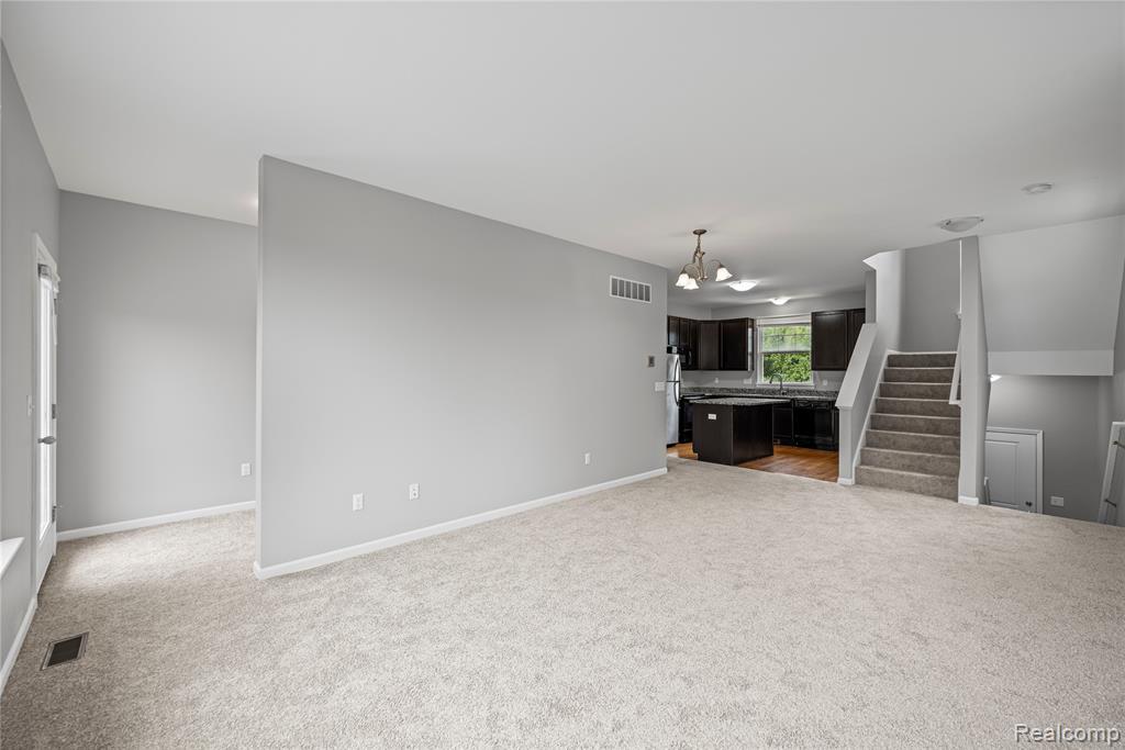 4592 Bradley Circle, Troy, MI 48085 — Photo 10