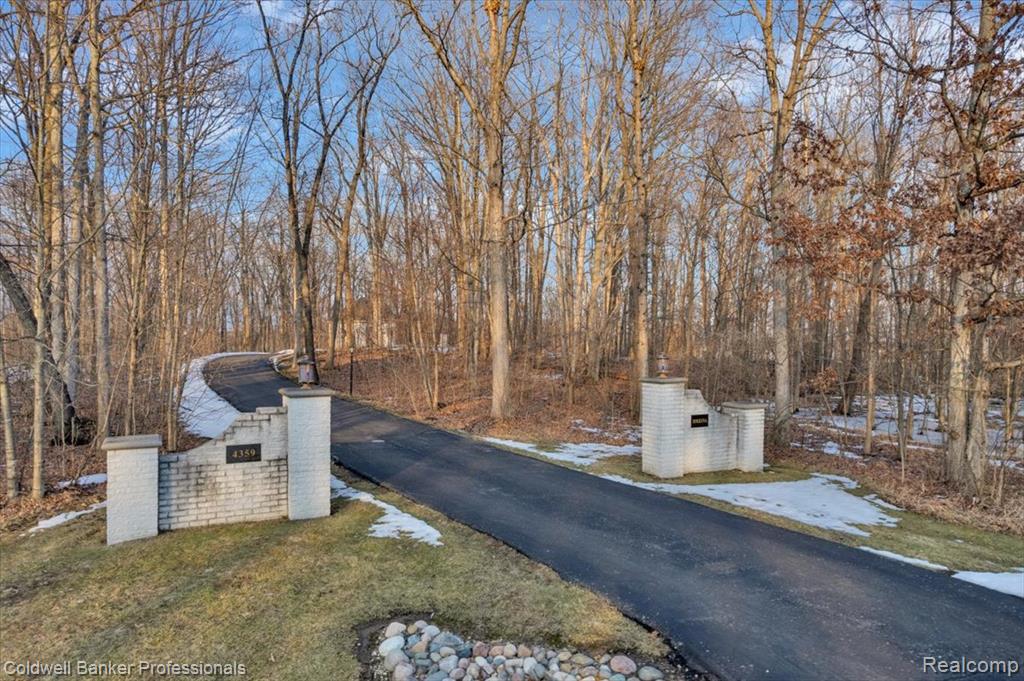 4359 Longview Drive, Lapeer, MI 48446 — Photo 9