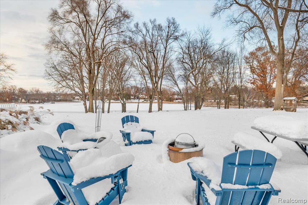 4620 Midland Avenue, Waterford, MI 48329 — Photo 4