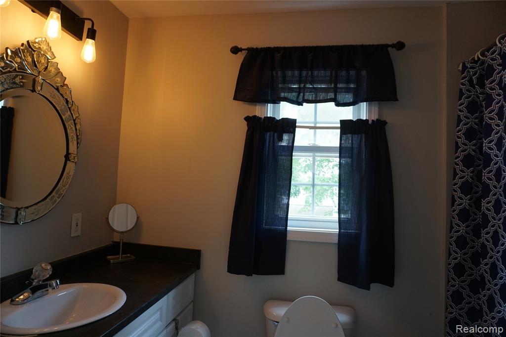 955 N Chevrolet Avenue, Flint, MI 48504 — Photo 27