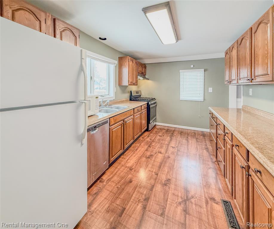 49 Hovey Street, Oxford, MI 48371 — Photo 16