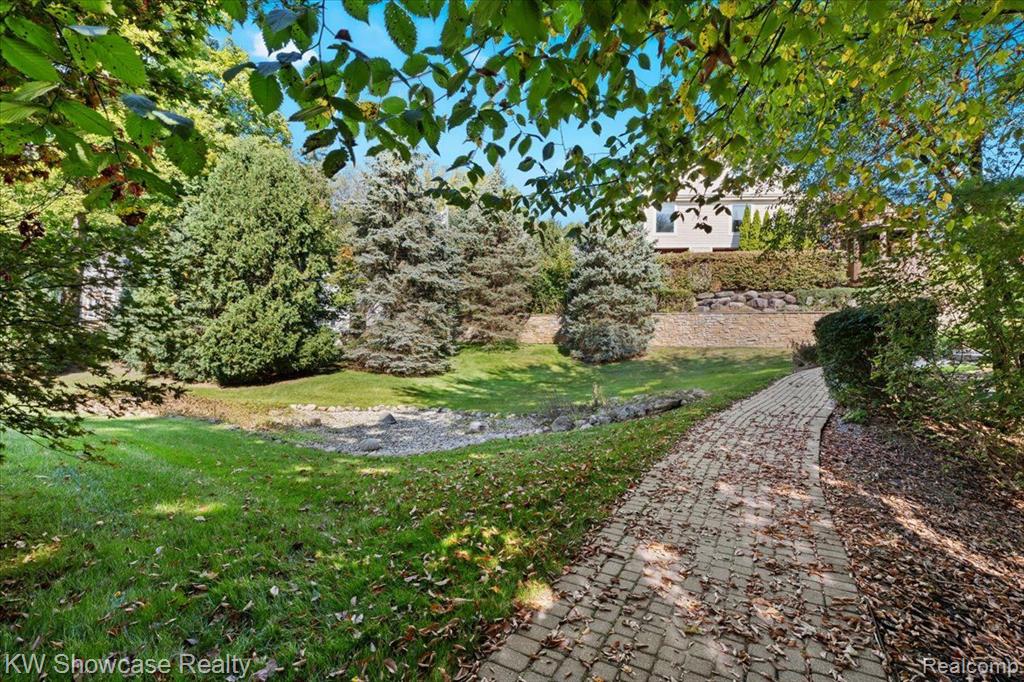 595 E COMMERCE Street, Milford, MI 48381 — Photo 28