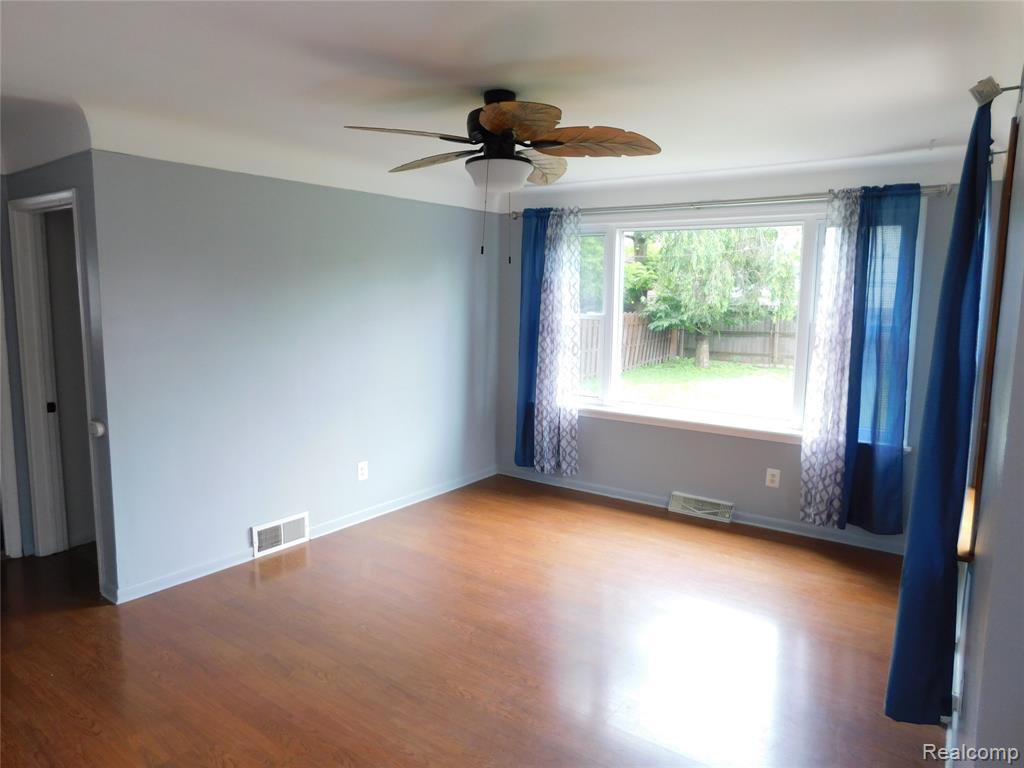 16740 College, Fraser, MI 48026 — Photo 13