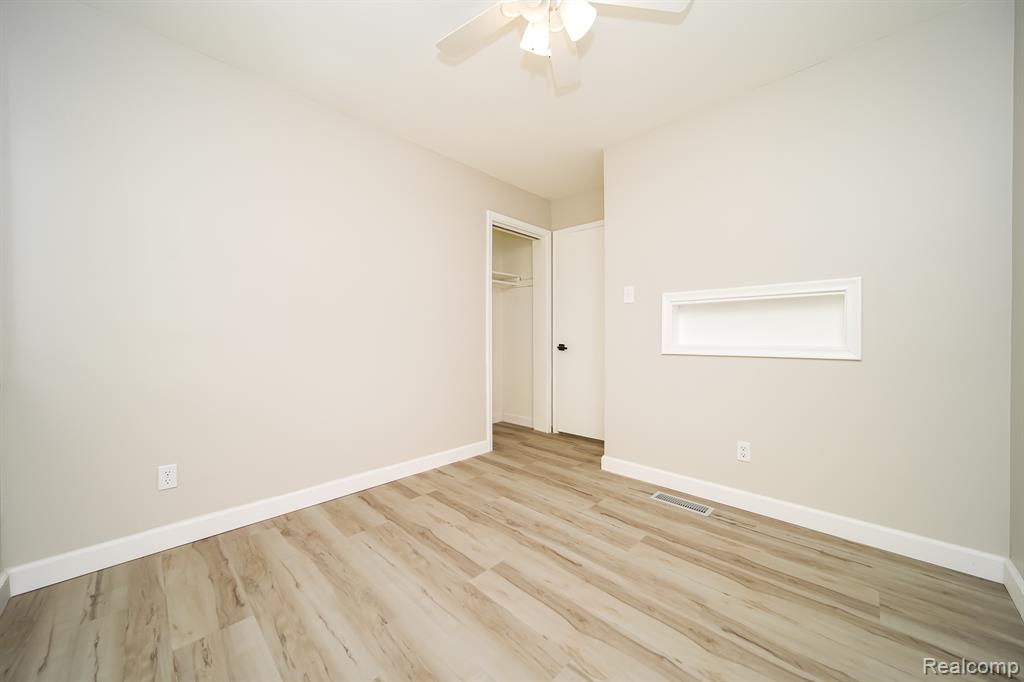 19041 Bungalow Drive, Lathrup Village, MI 48076 — Photo 64