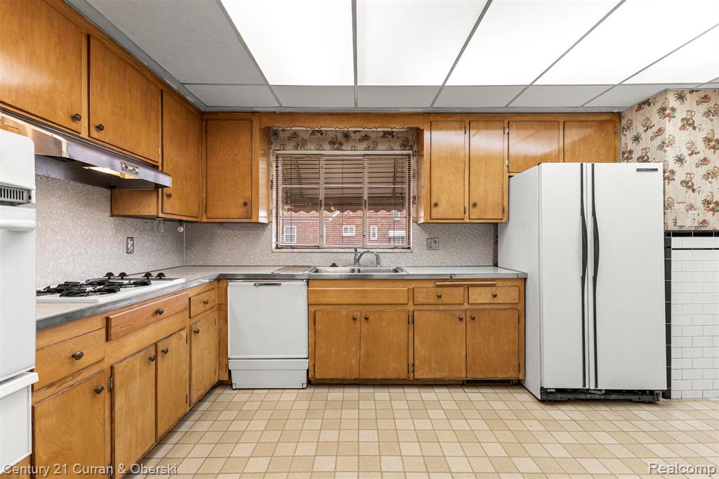 7502 Coolidge, Center Line, MI 48015 — Photo 13
