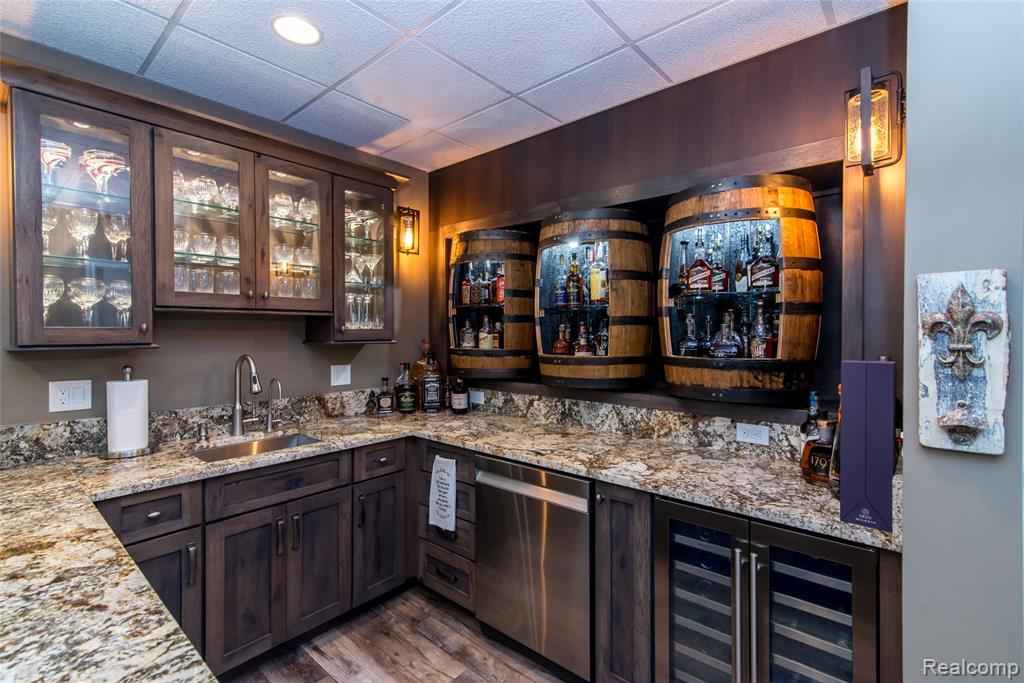 3166 W Beach Lake Drive, Milford, MI, 48380