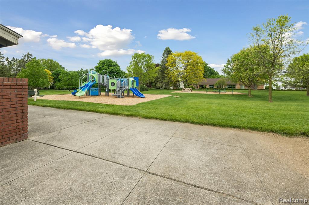 41988 BAINTREE Circle, Northville, MI 48168 — Photo 62