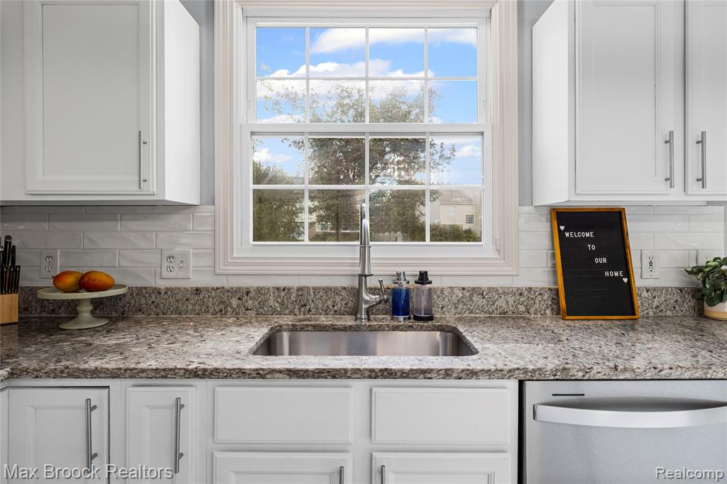 47078 Bing Drive, Canton, MI 48187 — Photo 16