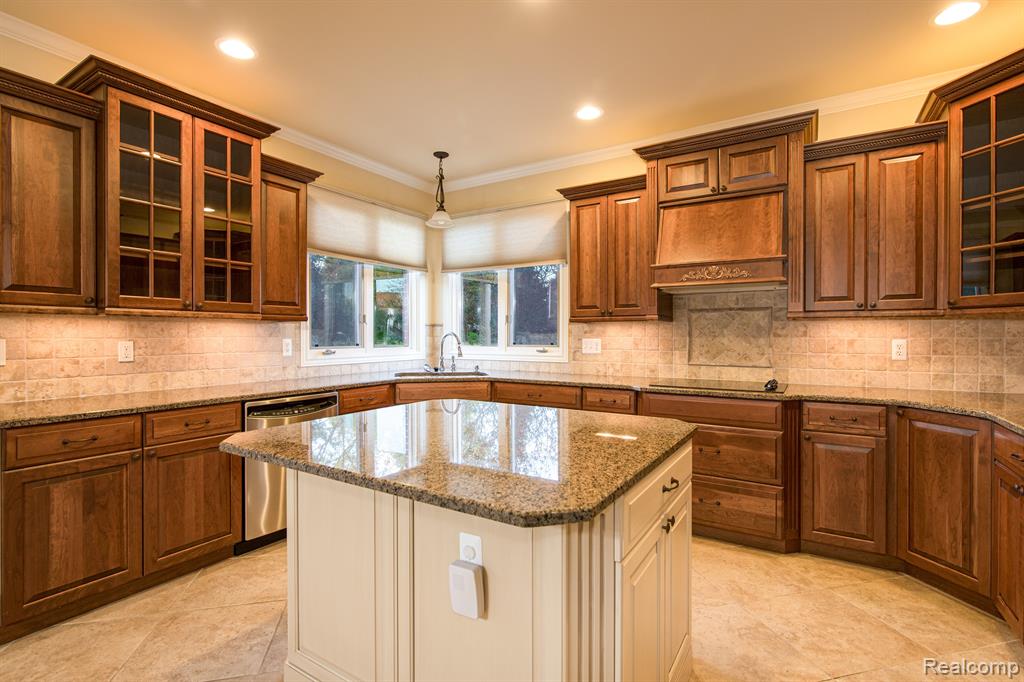 61491 CROWN POINT Drive, Washington, MI — Photo 5