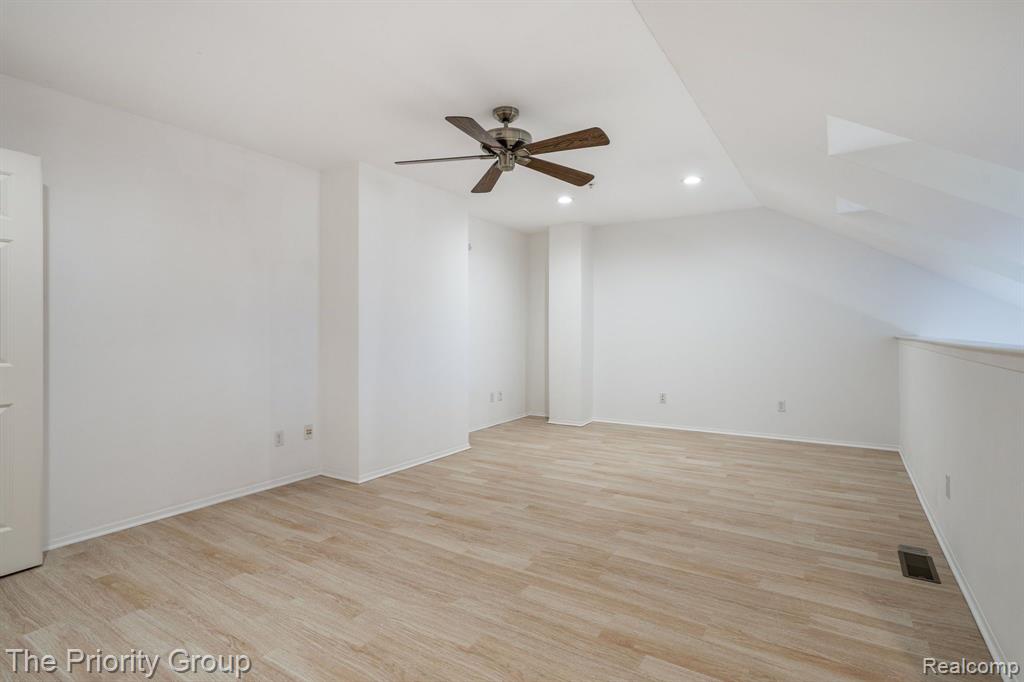 108 EVERGREEN Trail, Lake Orion, MI 48362 — Photo 26