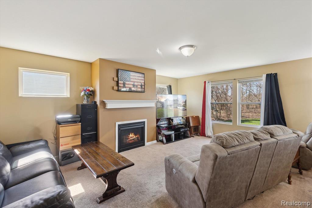 658 GLENLIVET Street, Howell, MI 48843 — Photo 8