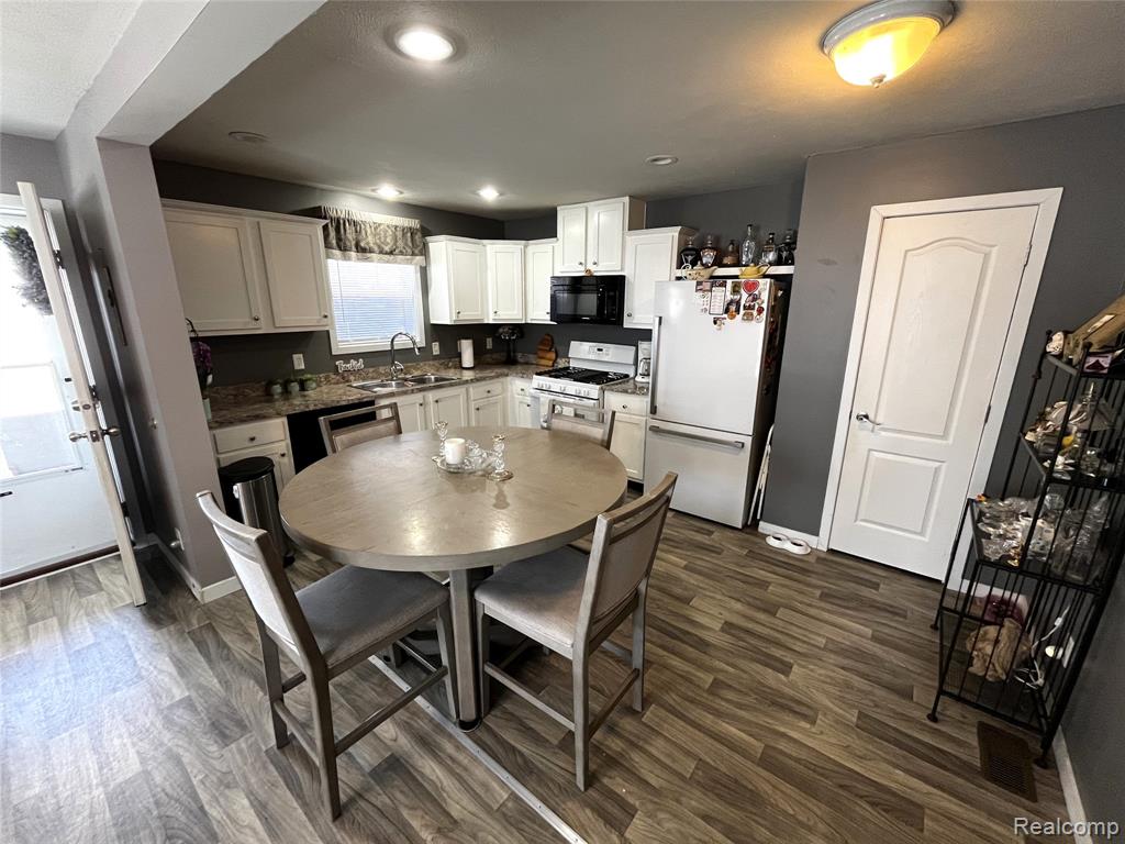 15376 Enchante Drive, Clinton Twp, MI 48038 — Photo 8