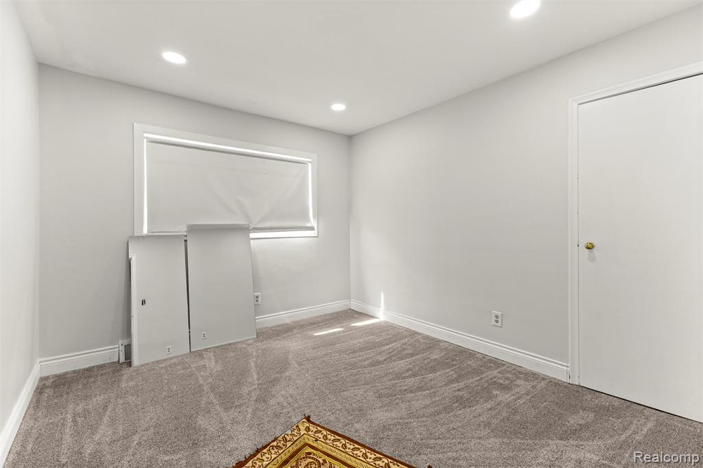 5755 Plainfield Street, Dearborn Heights, MI 48127 — Photo 11