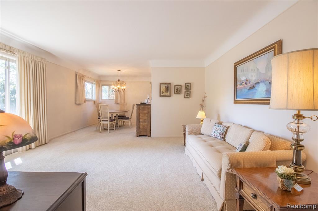 17058 W 13 Mile Road, Beverly Hills, MI 48025 — Photo 4