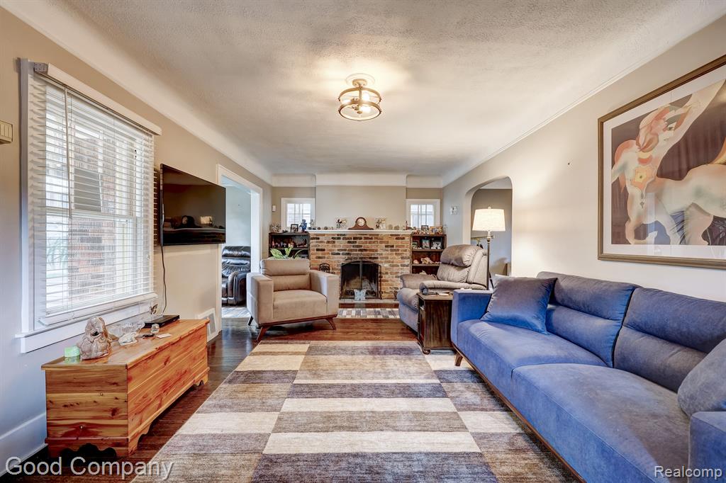 714 W HAZELHURST Street, Ferndale, MI 48220 — Photo 3