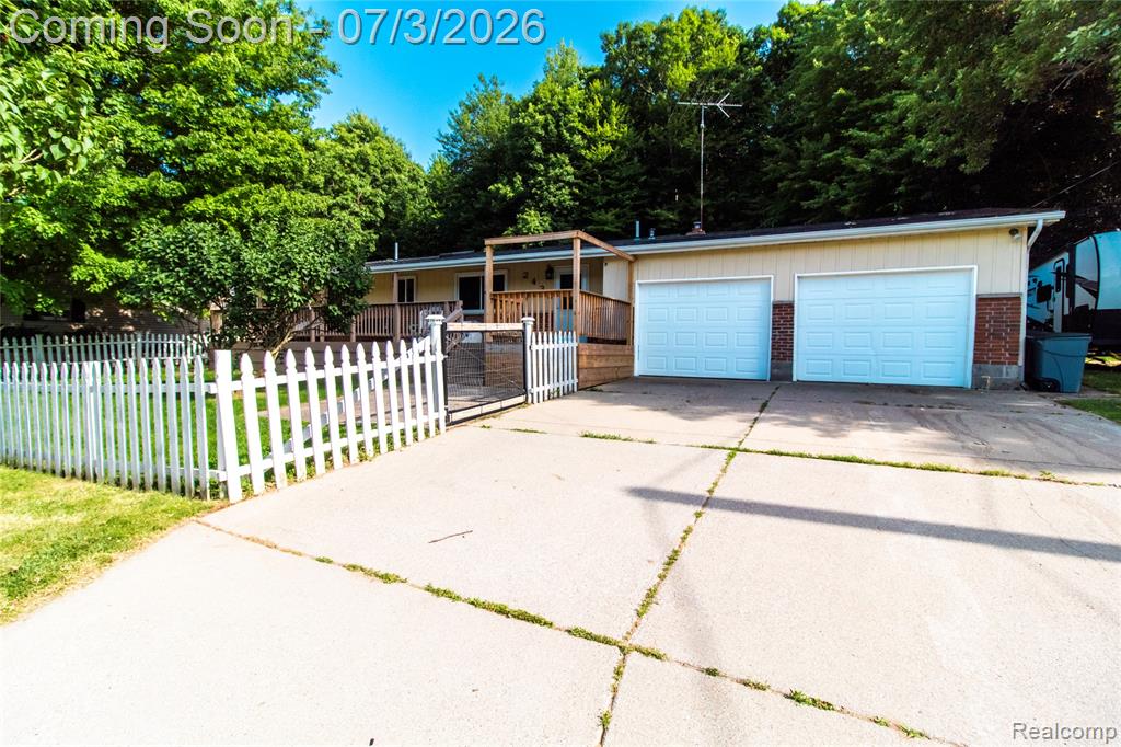2436 Judy Conn Drive, Lapeer, MI 48446 — Photo 2